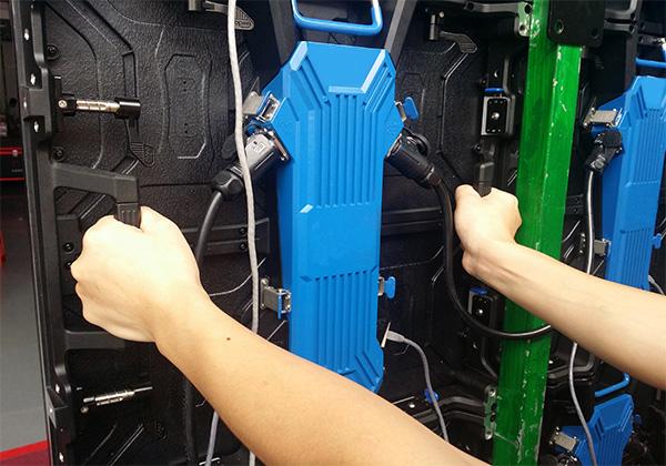 Waterproof Outdoor LED Video Wall Rental P4.81 500*1000mm Die Casting Cabinet 2