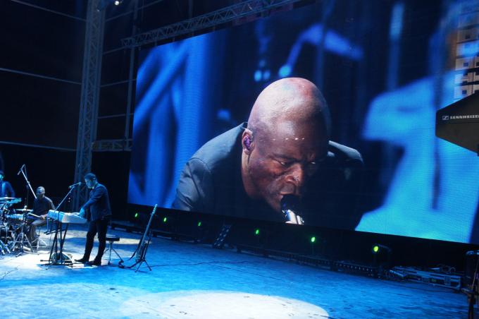 High quality and lower price Indoor P2 P2.5 P3.91 led screen with video 2