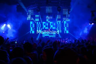 High Brightnes Transparent Glass Led Display 1R1G1B P18.75 IP65 220V / 60Hz