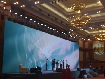 China Leave Messages Big Advertising Indoor Led Screens , rent video wall display Billboard company