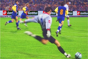 2R1G1B 3906dots/ m 2 P16 IP65 Electronic Video Perimeter Led Display Screens