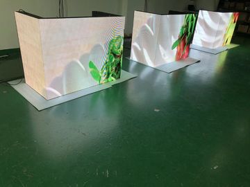 advertising Led Mobile Billboard p2.5mm high resolution SMD full color screen