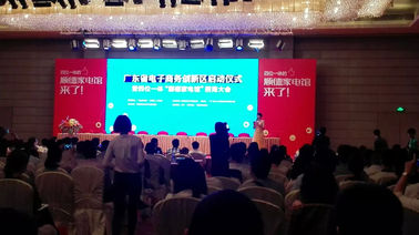 High Refresh Rate Indoor Led Screens SMD 3 in 1 Full Color 1R1G1B